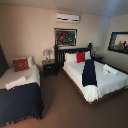 Leach Lodge Kuruman Εξωτερικό φωτογραφία
