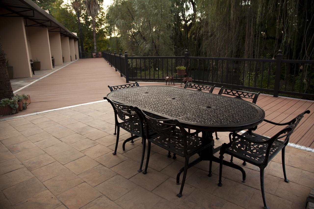 Leach Lodge Kuruman Εξωτερικό φωτογραφία