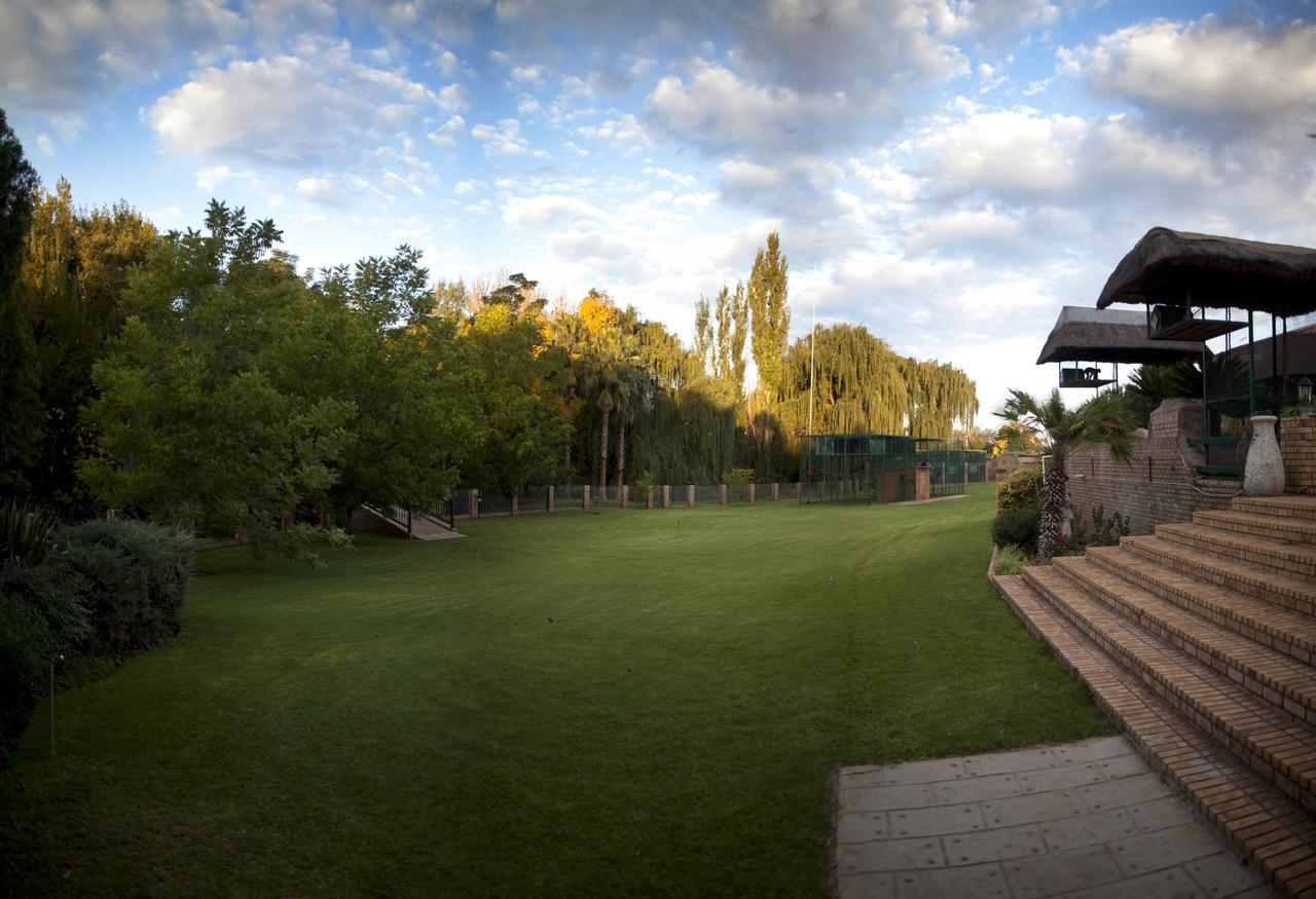 Leach Lodge Kuruman Εξωτερικό φωτογραφία