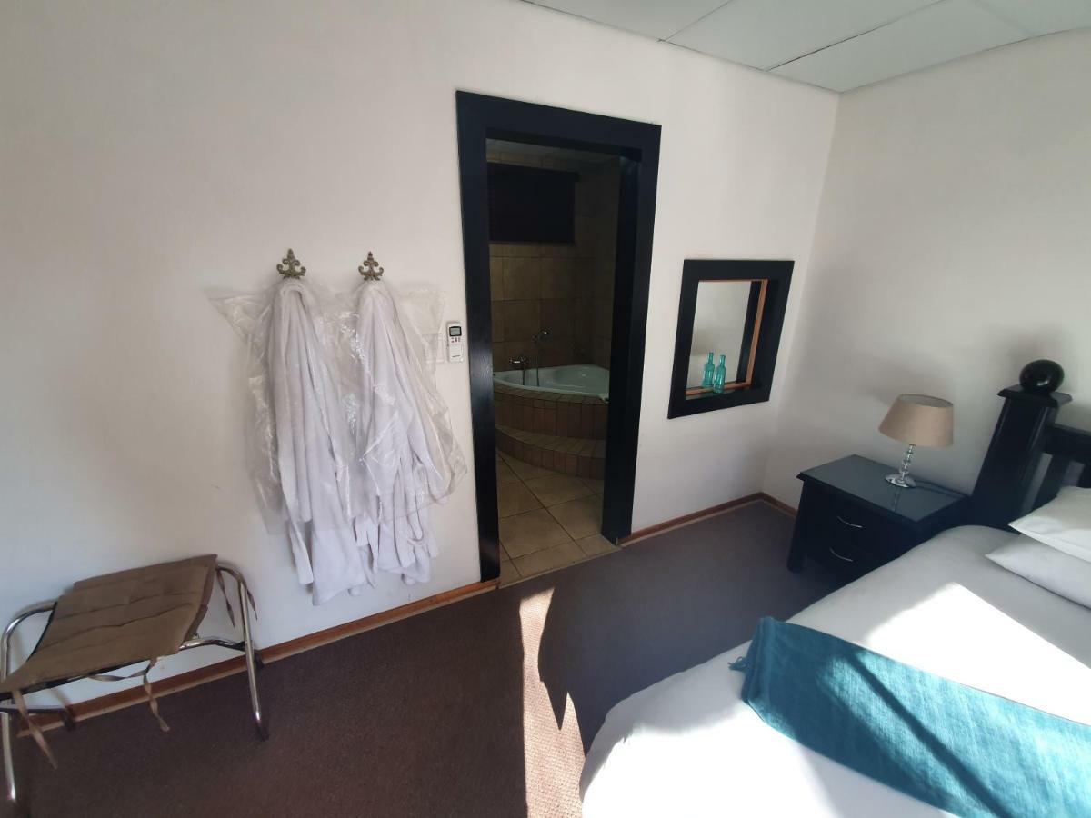Leach Lodge Kuruman Εξωτερικό φωτογραφία