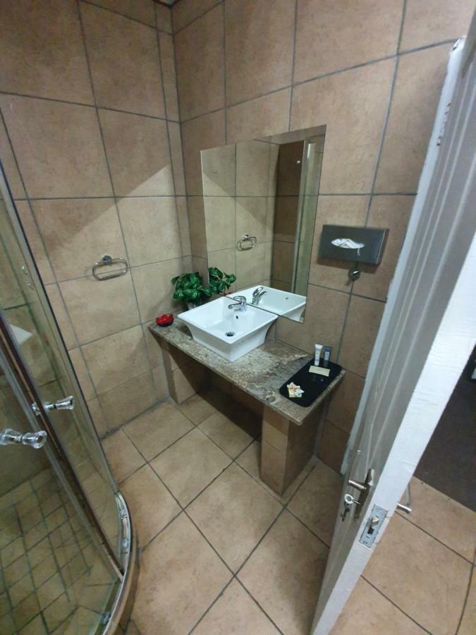 Leach Lodge Kuruman Εξωτερικό φωτογραφία