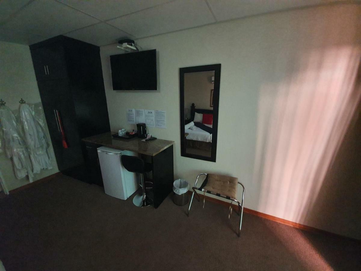 Leach Lodge Kuruman Εξωτερικό φωτογραφία