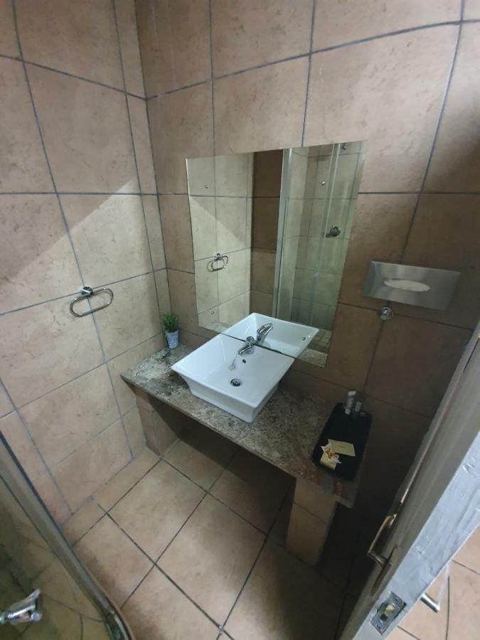 Leach Lodge Kuruman Εξωτερικό φωτογραφία