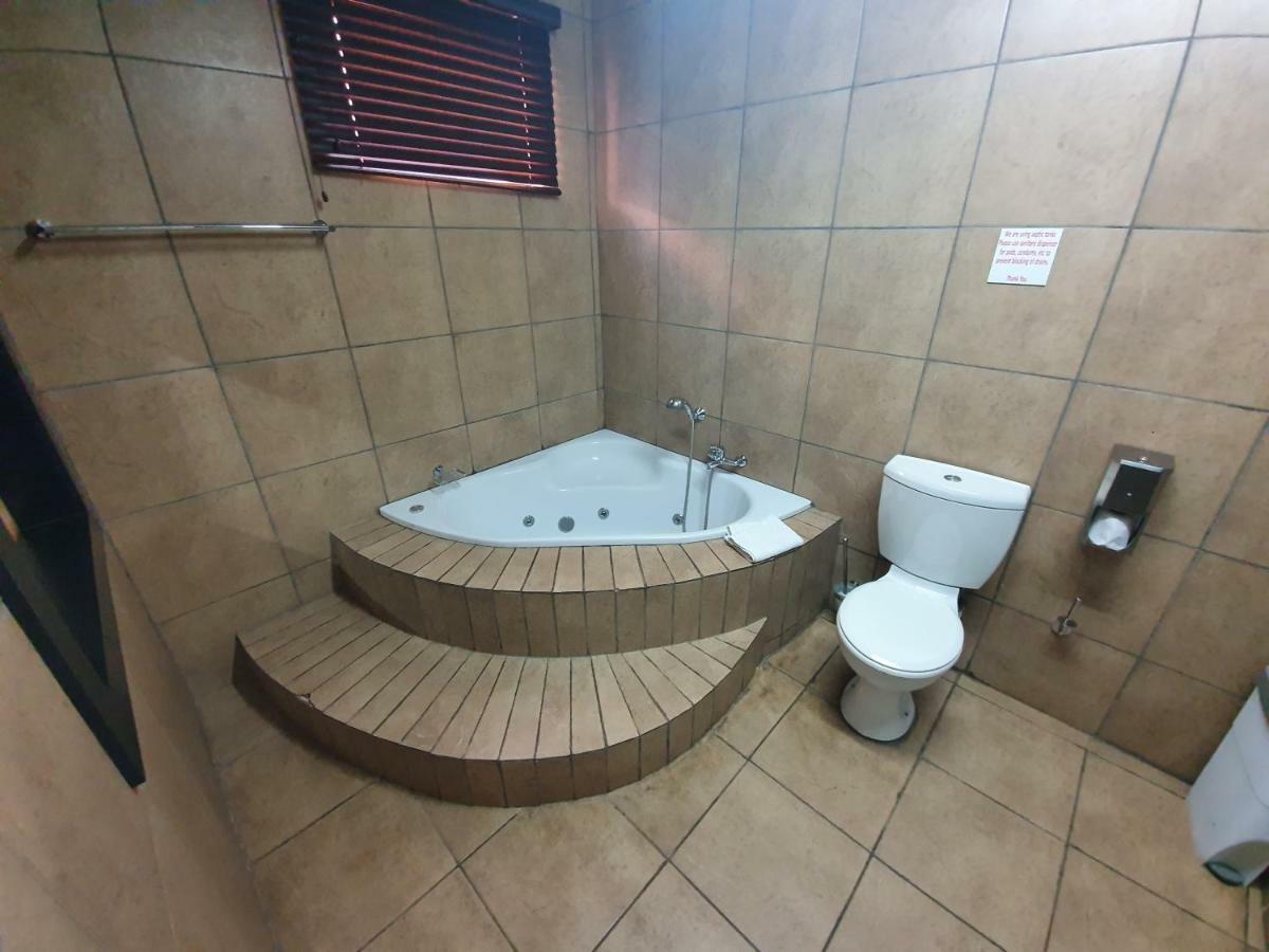 Leach Lodge Kuruman Εξωτερικό φωτογραφία