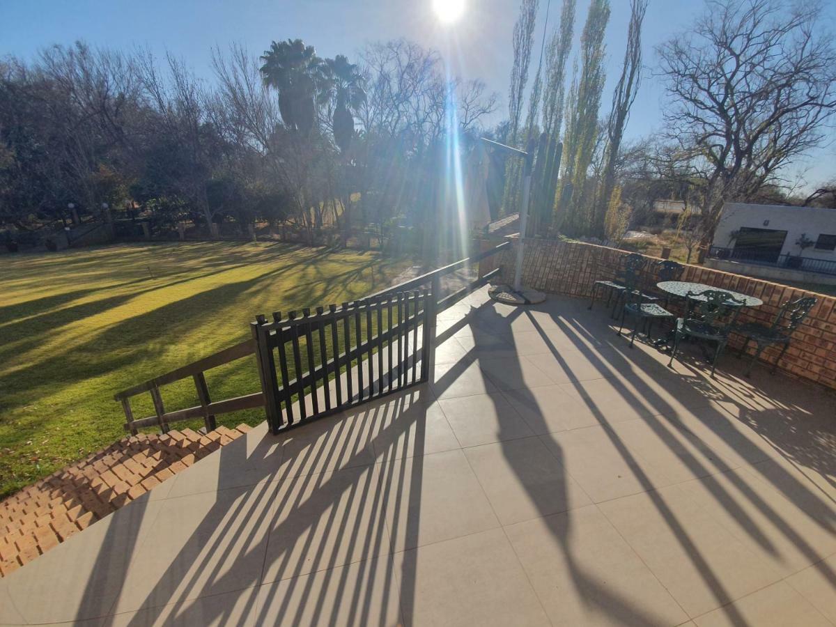 Leach Lodge Kuruman Εξωτερικό φωτογραφία
