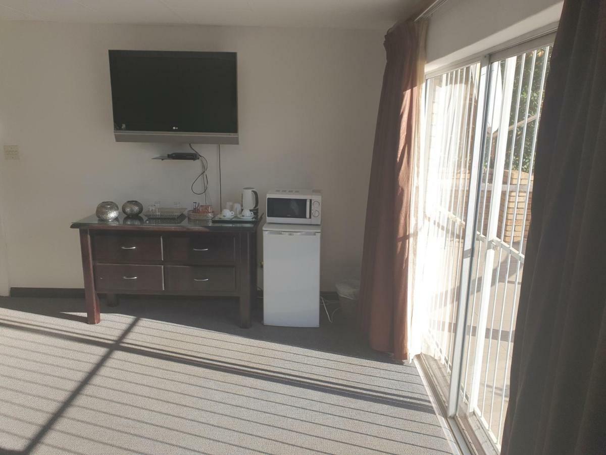 Leach Lodge Kuruman Εξωτερικό φωτογραφία