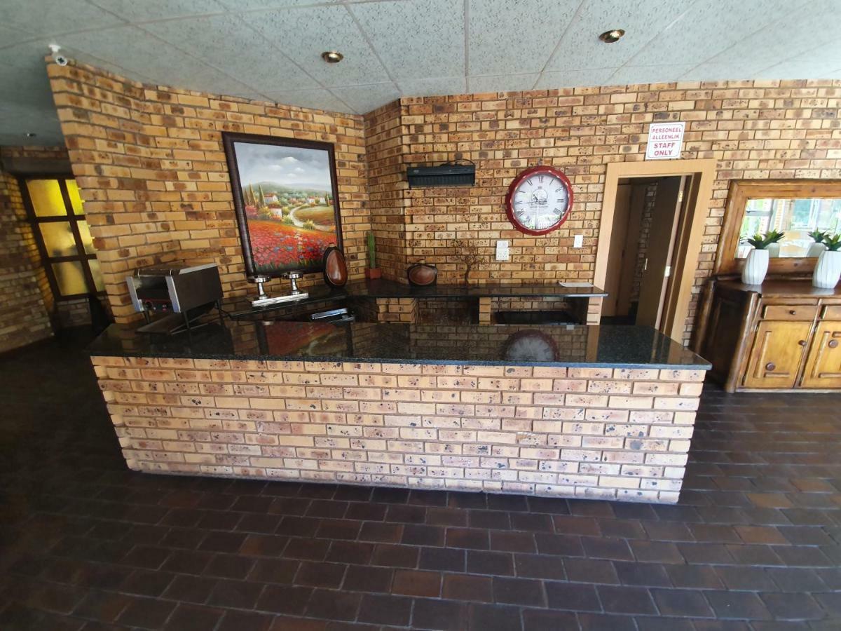 Leach Lodge Kuruman Εξωτερικό φωτογραφία